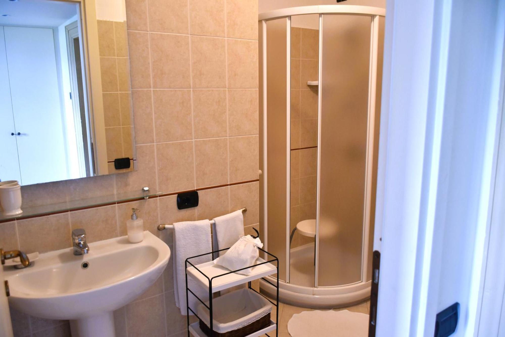 Residenza Ca' Laripa Apartment Solto Collina Ngoại thất bức ảnh